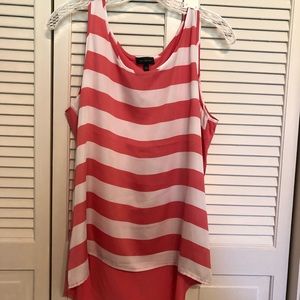 Sleeveless Limited coral and white shirt